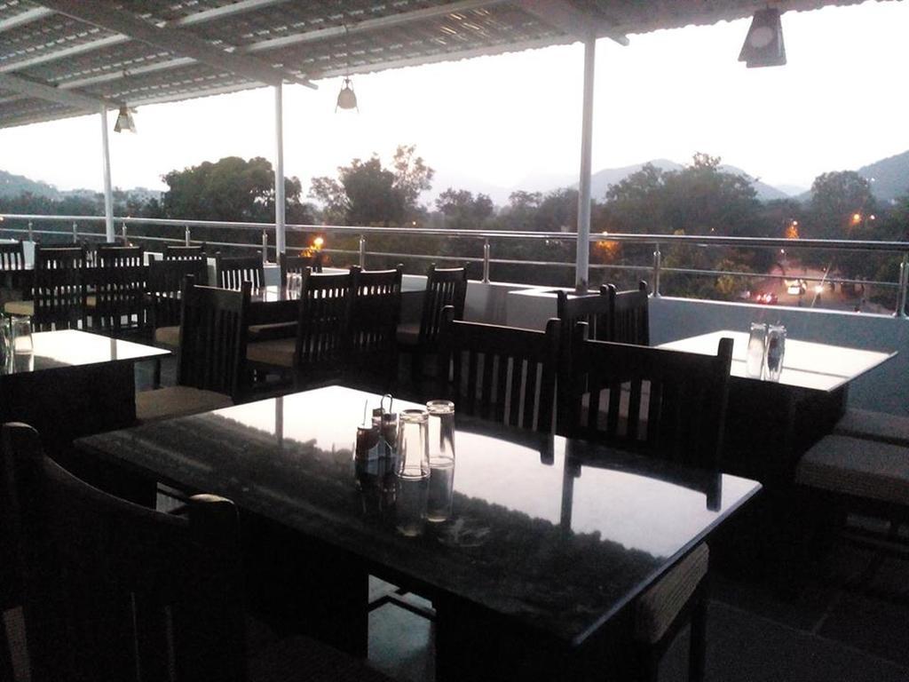 Hotel Samridhi Udaipur Eksteriør bilde
